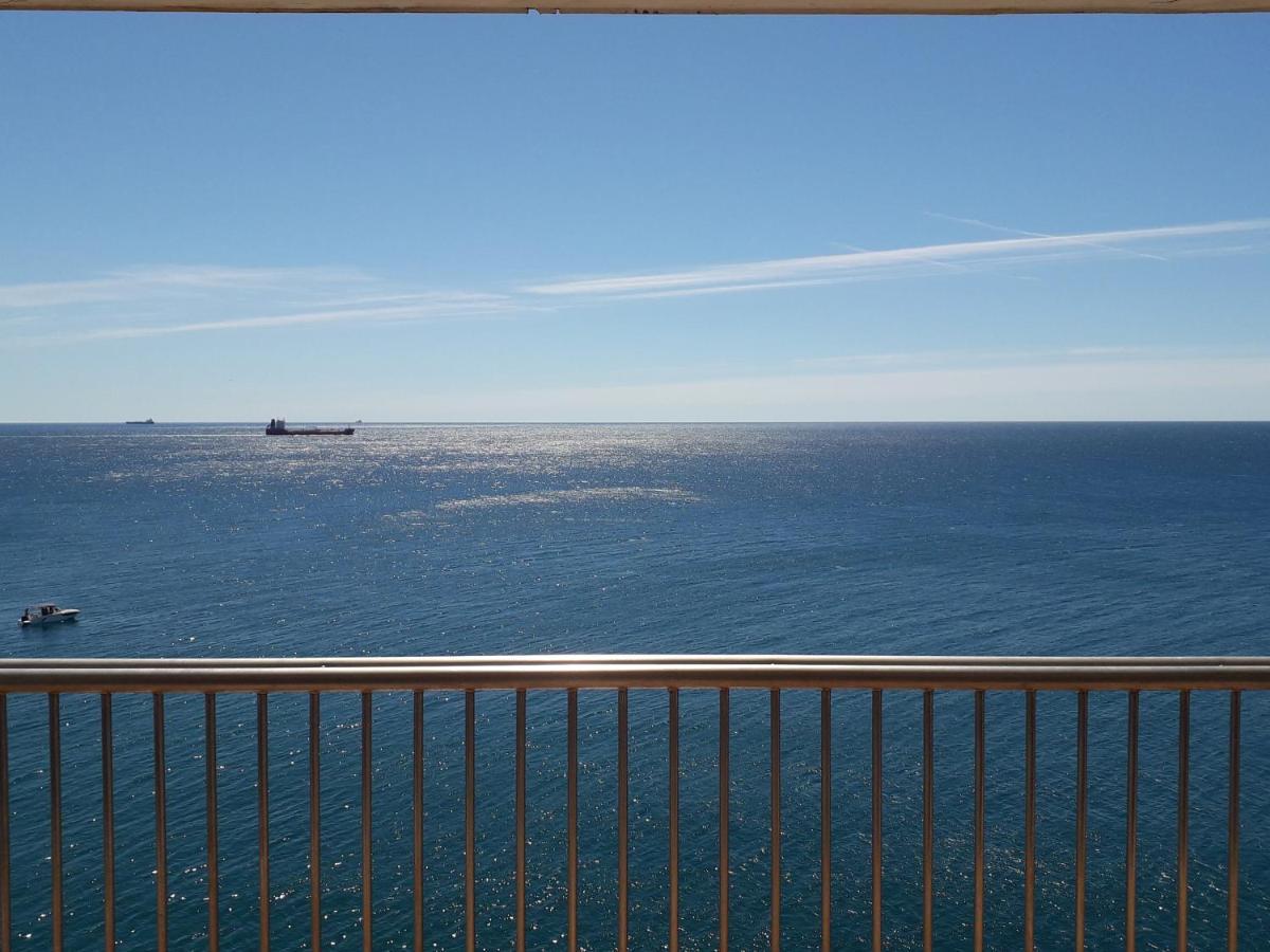 Jacuzzi & Sauna Apartment ! Salou Bagian luar foto