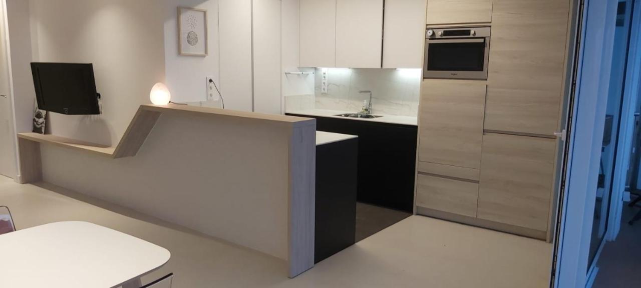 Jacuzzi & Sauna Apartment ! Salou Bagian luar foto
